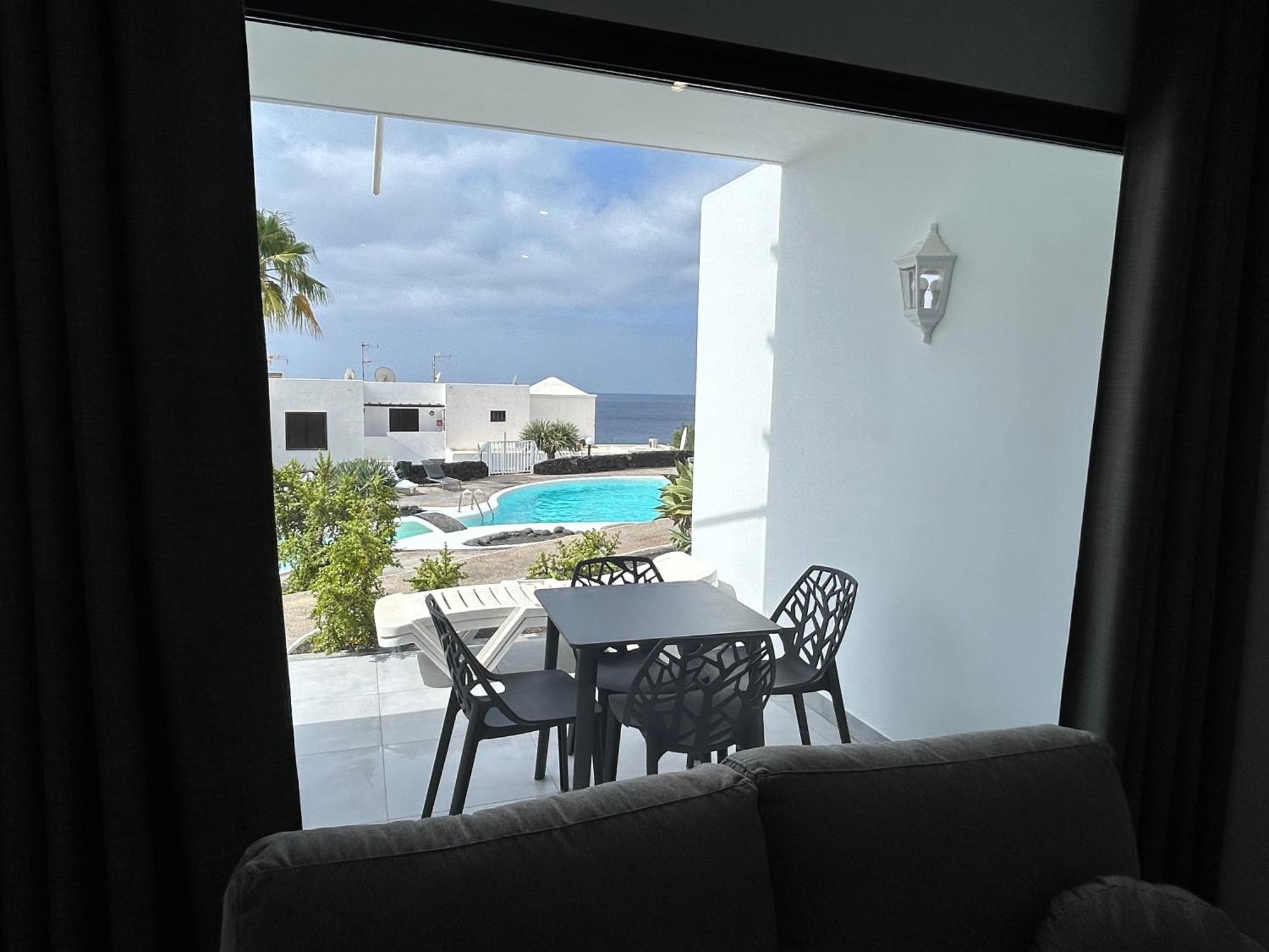 Stunning 2 Bedroom Seafront Apartment Puerto del Carmen  Exterior foto